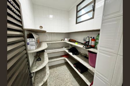 Casa à venda com 465m², 4 quartos e 7 vagasDespensa da Àrea de Serviço