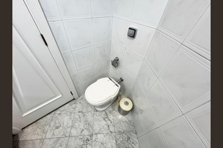 Casa à venda com 465m², 4 quartos e 7 vagasBanheiro da Suíte