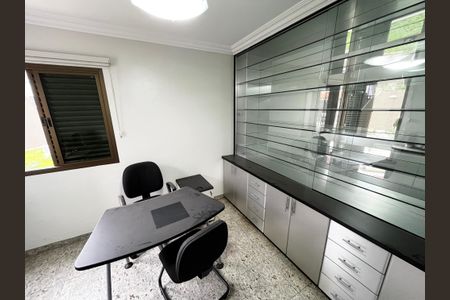 Casa à venda com 465m², 4 quartos e 7 vagasEscritório