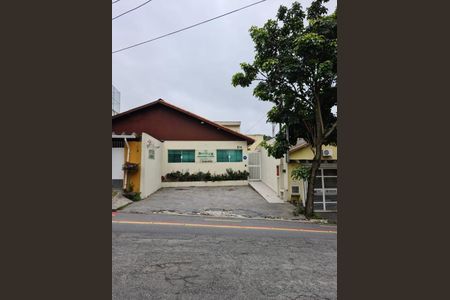 Casa à venda com 120m², 6 quartos e 2 vagas