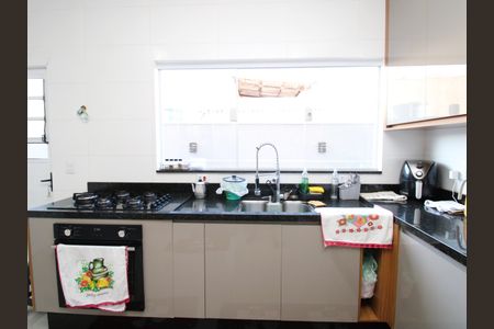 Casa à venda com 140m², 2 quartos e 2 vagasCozinha