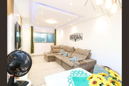 Casa à venda com 140m², 2 quartos e 2 vagasSala