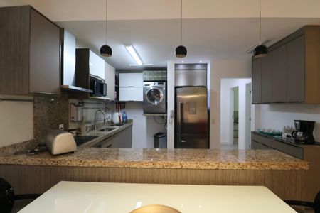 Apartamento para alugar com 85m², 2 quartos e 2 vagasCozinha