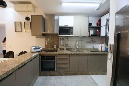 Apartamento para alugar com 85m², 2 quartos e 2 vagasCozinha