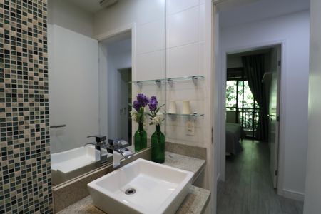 Apartamento para alugar com 85m², 2 quartos e 2 vagasBanheiro Social