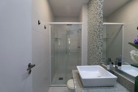 Apartamento para alugar com 85m², 2 quartos e 2 vagasBanheiro Social