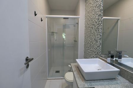 Apartamento para alugar com 85m², 2 quartos e 2 vagasBanheiro Social