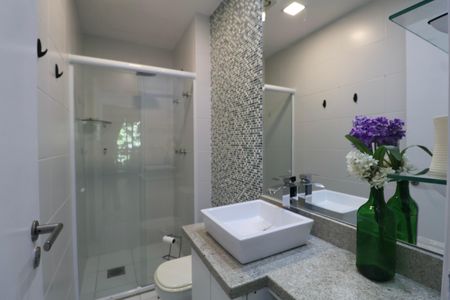 Apartamento para alugar com 85m², 2 quartos e 2 vagasBanheiro Social