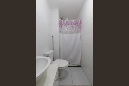 Casa de condomínio à venda com 37m², 2 quartos e sem vaga Casa de condomínio à venda com 37m², 2 quartos e sem vagaBanheiro