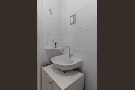 Casa de condomínio à venda com 37m², 2 quartos e sem vaga Casa de condomínio à venda com 37m², 2 quartos e sem vagaBanheiro