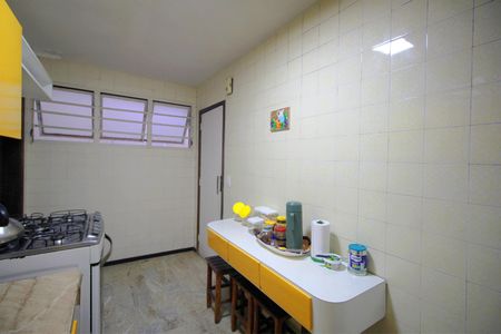 Apartamento à venda com 185m², 4 quartos e 2 vagasCozinha