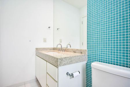 Apartamento à venda com 206m², 3 quartos e 4 vagas Apartamento à venda com 206m², 3 quartos e 4 vagasBanheiro Suíte 2