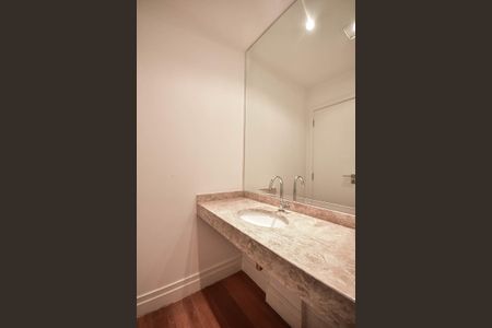 Apartamento à venda com 206m², 3 quartos e 4 vagas Apartamento à venda com 206m², 3 quartos e 4 vagasLavabo