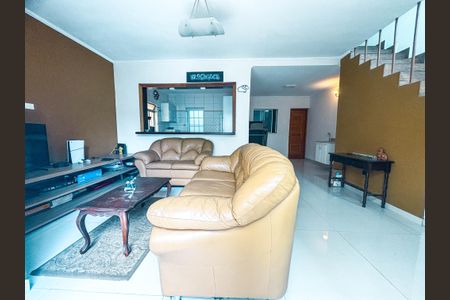 Casa à venda com 98m², 2 quartos e 1 vaga