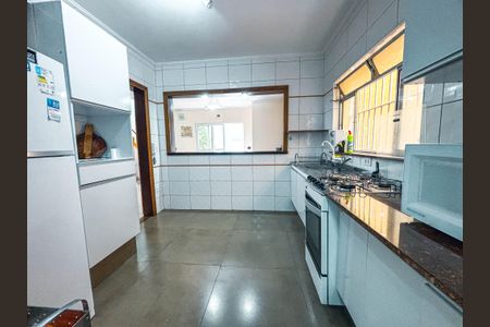 Casa à venda com 98m², 2 quartos e 1 vaga