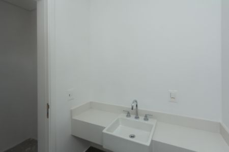 Apartamento à venda com 239m², 4 quartos e 4 vagasBanheiro da Suíte 2