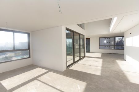 Apartamento à venda com 239m², 4 quartos e 4 vagasSala