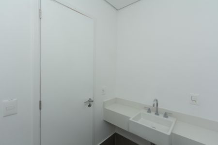 Apartamento à venda com 239m², 4 quartos e 4 vagasBanheiro da Suíte 2