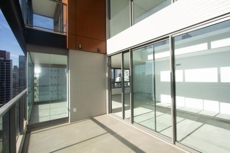 Apartamento à venda com 239m², 4 quartos e 4 vagasVaranda da Sala