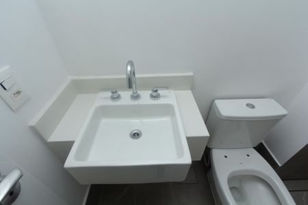 Apartamento à venda com 239m², 4 quartos e 4 vagasBanheiro da Suíte 1