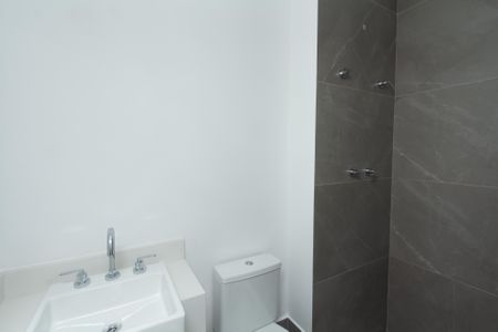 Apartamento à venda com 239m², 4 quartos e 4 vagasBanheiro da Suíte 1