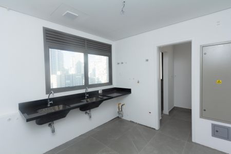 Apartamento à venda com 239m², 4 quartos e 4 vagasÁrea de Serviço