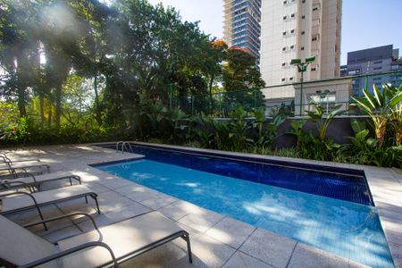 Apartamento à venda com 239m², 4 quartos e 4 vagasÁrea comum - Piscina