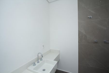 Apartamento à venda com 239m², 4 quartos e 4 vagasBanheiro da Suíte 2