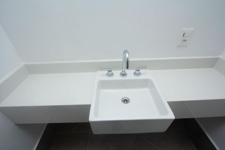 Apartamento à venda com 239m², 4 quartos e 4 vagasBanheiro da Suíte 4