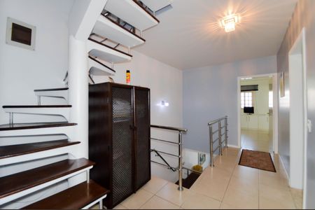 Casa à venda com 380m², 3 quartos e 3 vagasEscada