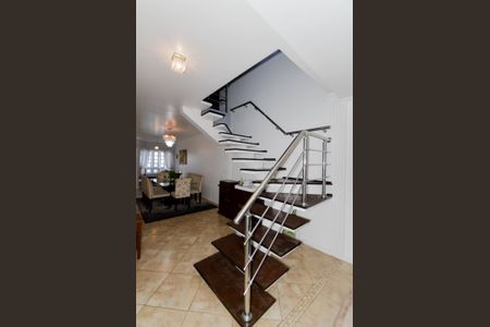 Casa à venda com 380m², 3 quartos e 3 vagasEscada