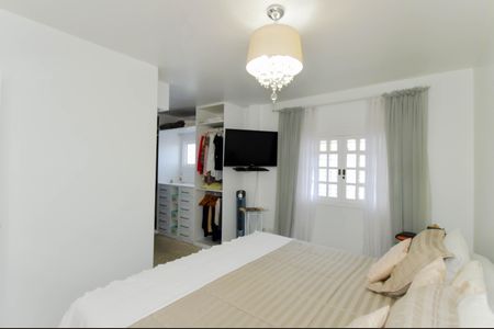 Casa à venda com 380m², 3 quartos e 3 vagasSuíte 3