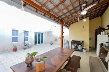 Casa à venda com 380m², 3 quartos e 3 vagasQuintal