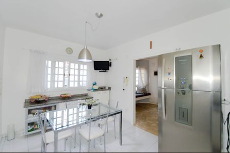 Casa à venda com 380m², 3 quartos e 3 vagasCozinha