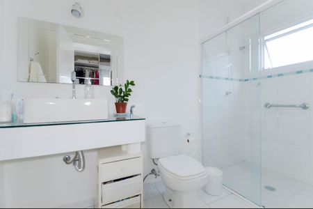 Casa à venda com 380m², 3 quartos e 3 vagasBanheiro da Suíte 3