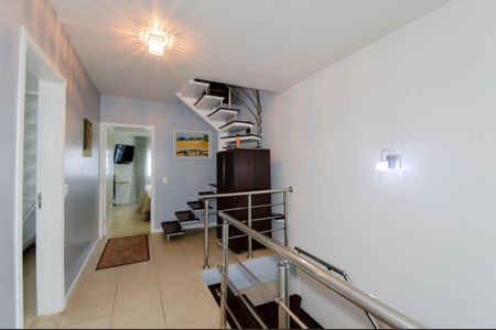 Casa à venda com 380m², 3 quartos e 3 vagasHall