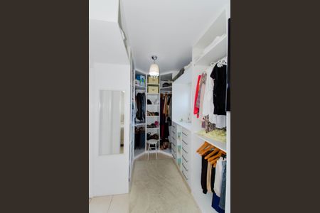 Casa à venda com 380m², 3 quartos e 3 vagasCloset da suíte 3