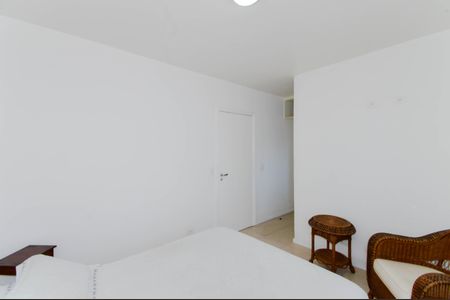 Casa à venda com 380m², 3 quartos e 3 vagasSuíte 2