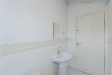 Casa à venda com 380m², 3 quartos e 3 vagasCobertura banheiro 