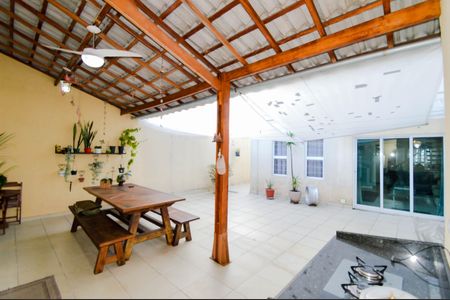 Casa à venda com 380m², 3 quartos e 3 vagasQuintal