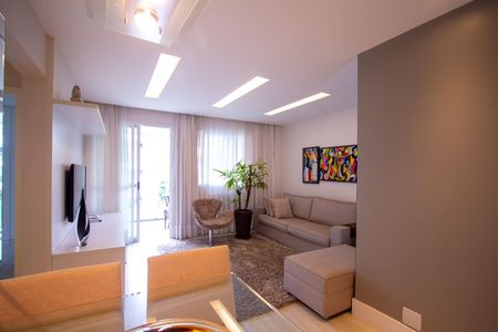 Apartamento à venda com 90m², 2 quartos e 2 vagasSala