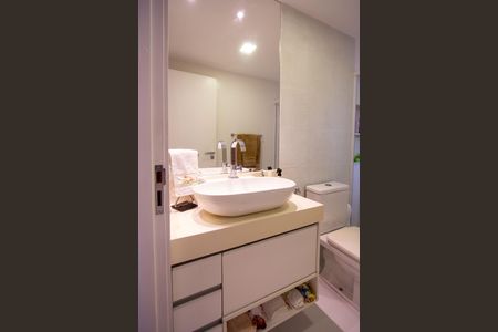 Apartamento à venda com 90m², 2 quartos e 2 vagasBanheiro