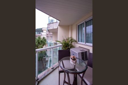 Apartamento à venda com 90m², 2 quartos e 2 vagasVaranda da Sala