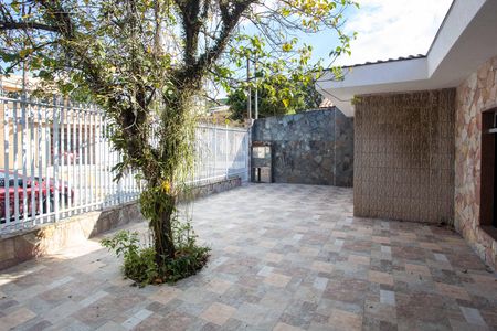 Casa para alugar com 210m², 4 quartos e 2 vagasQuintal