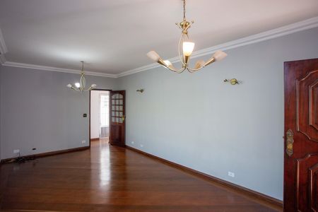Casa para alugar com 210m², 4 quartos e 2 vagasSala