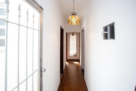 Casa para alugar com 210m², 4 quartos e 2 vagasCorredor
