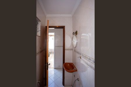 Casa para alugar com 210m², 4 quartos e 2 vagasBanheiro de serviço