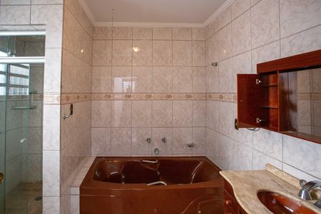 Casa para alugar com 210m², 4 quartos e 2 vagasBanheiro
