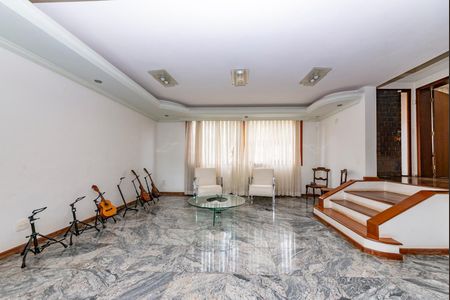 Casa para alugar com 760m², 4 quartos e 8 vagas Casa para alugar com 760m², 4 quartos e 8 vagasSala 1