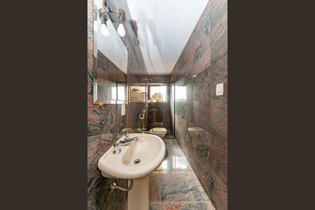 Casa para alugar com 760m², 4 quartos e 8 vagas Casa para alugar com 760m², 4 quartos e 8 vagasBanheiro da Suíte 3